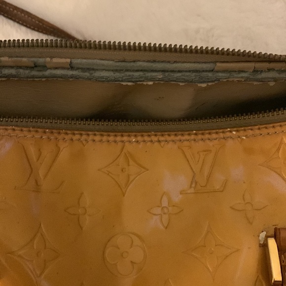 Louis Vuitton Yellow Vernis Monogram Barrel Bag - Picture 13 of 16